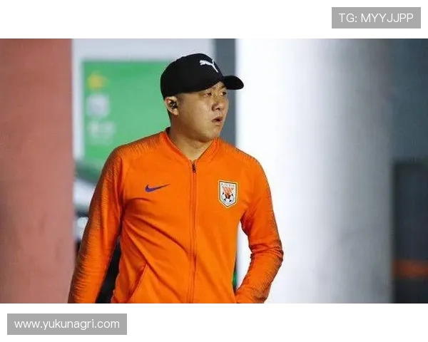 崔鹏冲裁判马国成挑衅不断